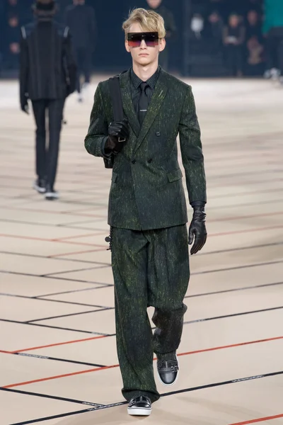 Look 20